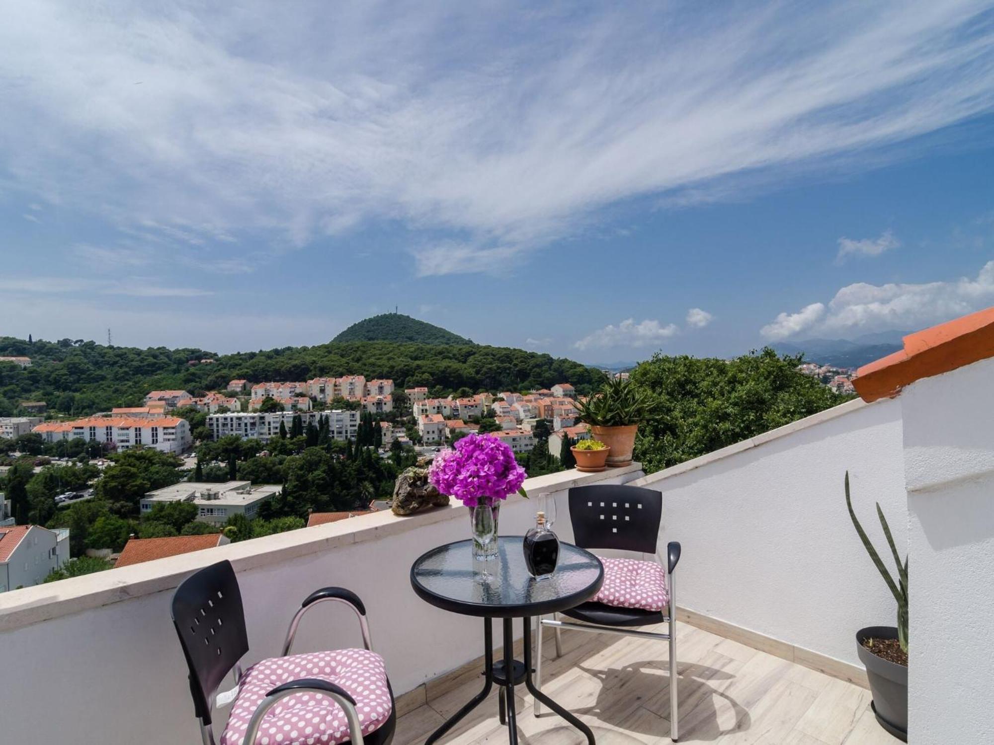 Apartment Emma - Two Bedroom Apartment With Balcony And Sea View Dubrovnik Exterior foto